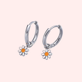 🎁 Daisy Drop Hypoallergenic Huggie (100% off)